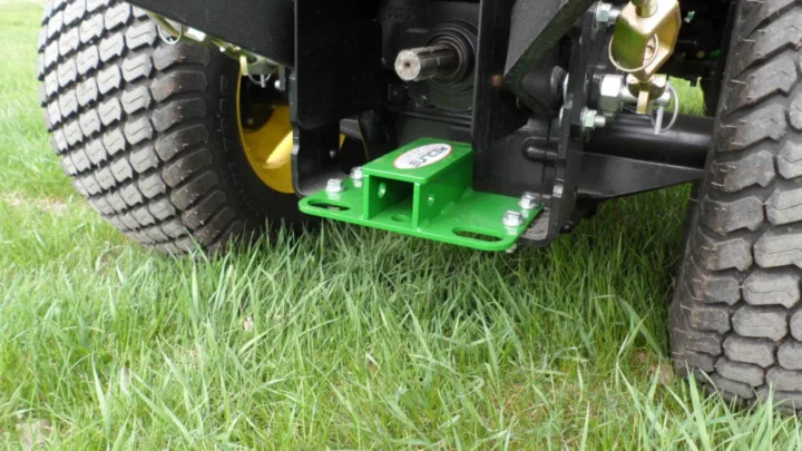 How to Choose the Right John Deere Lawn Mower Hitch