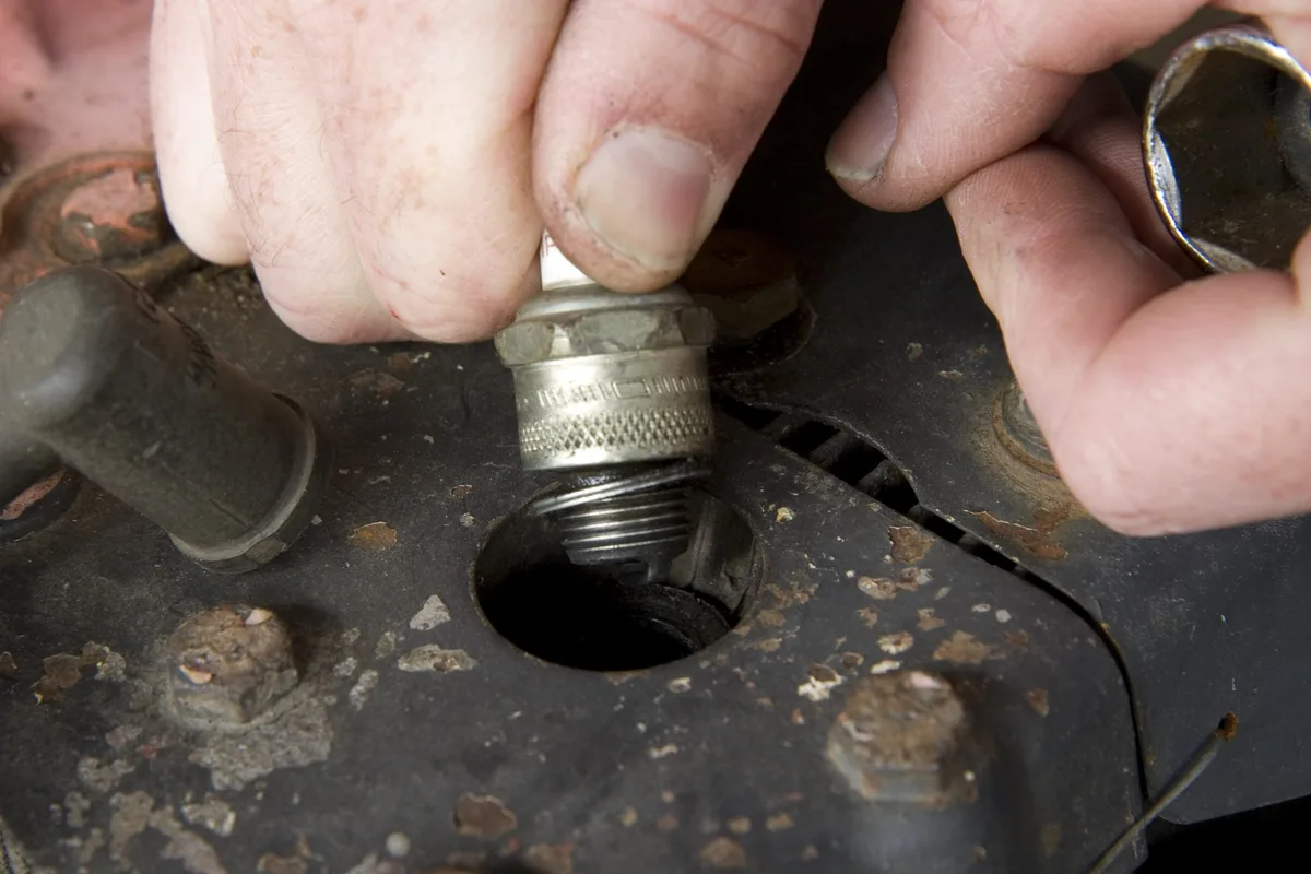 lawn mower blade installation torque